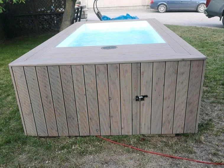 Containerpool mit Holzverkleidung – 5,00 × 2,20 m | 10 m³