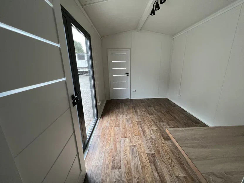 Wohn- und Bürocontainer 24 m² – 8 × 3 m – mit Bad und Küchenzeile