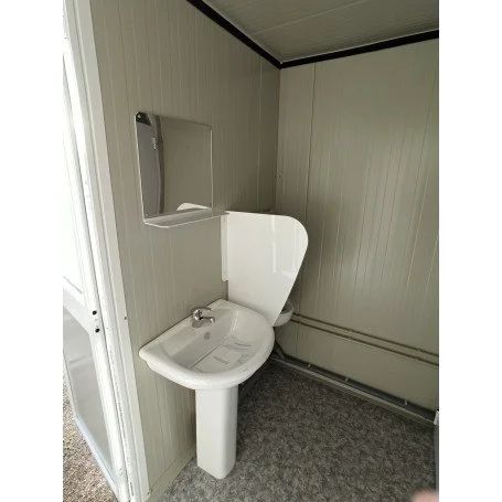 SDU-Sanitäreinheit 2,30 × 2,42 m mit WC, Dusche, Waschbecken und Urinal