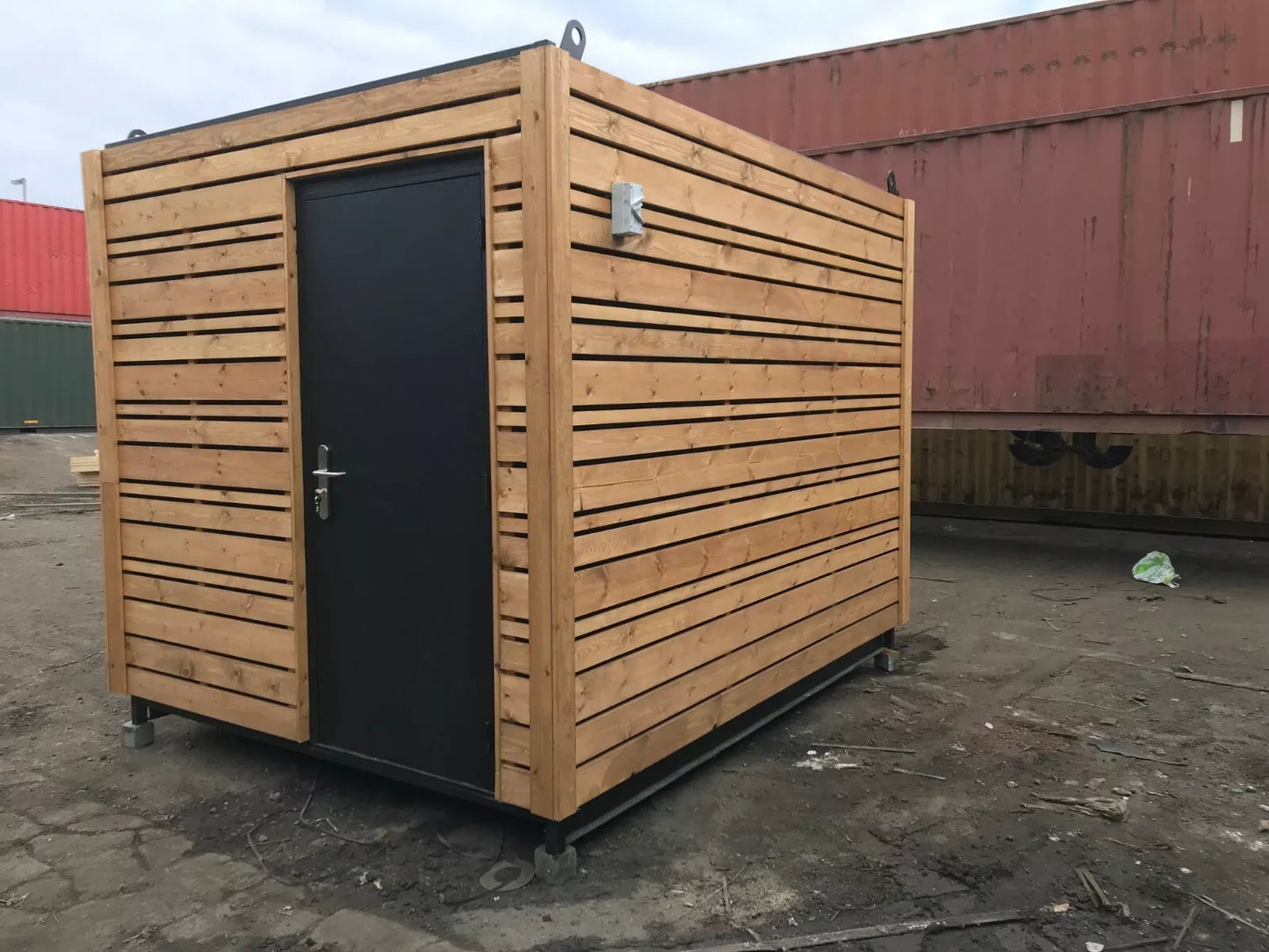Professioneller Barcontainer 10 × 8 Fuß mit Holzverkleidung