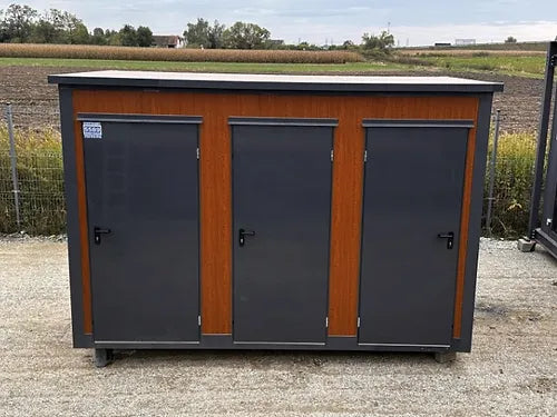 Pavillon-Sanitärcontainer 3,76 × 1,76 m mit 3 separaten WC-Kabinen