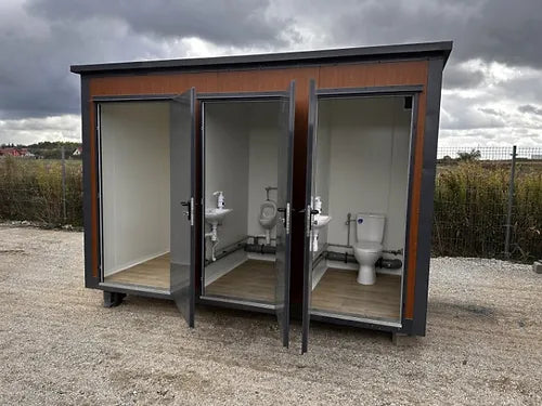 Pavillon-Sanitärcontainer 3,76 × 1,76 m mit 3 separaten WC-Kabinen