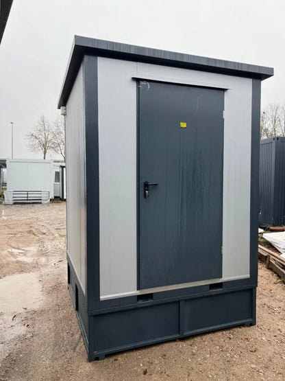 Sanitärcontainer 2,00 × 2,00 m mit WC, Dusche und Abwassertank