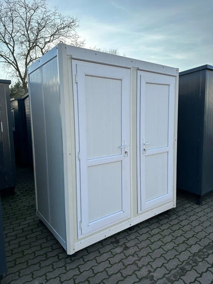 Sanitärcontainer 1,30 × 2,05 m mit 2 WCs – kompakte Toilettenanlage