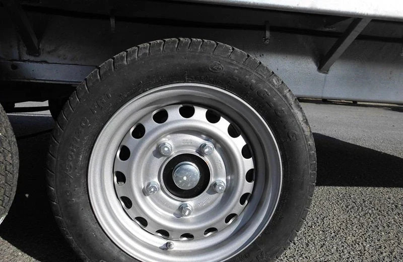 LIDER Plattformanhänger 506 × 215 cm – 2 gebremste Achsen – bis 3.500 kg