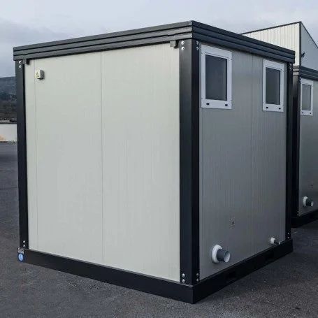 SDU-Sanitäreinheit 2,30 × 2,42 m mit WC, Dusche, Waschbecken und Urinal