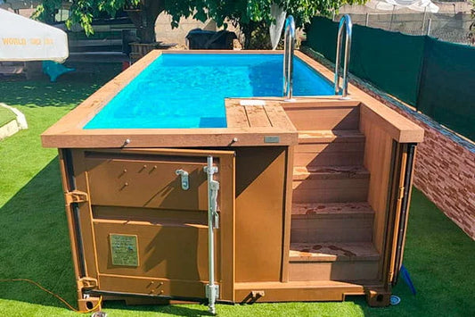Premium-Containerpool 4,2 × 2,5 m – mit zwei Edelstahlleitern