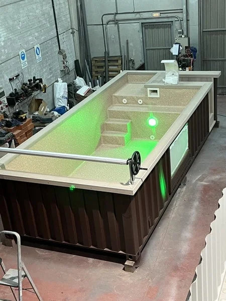 20-Fuß-Containerpool mit Zedernholzterrasse und Wärmepumpe