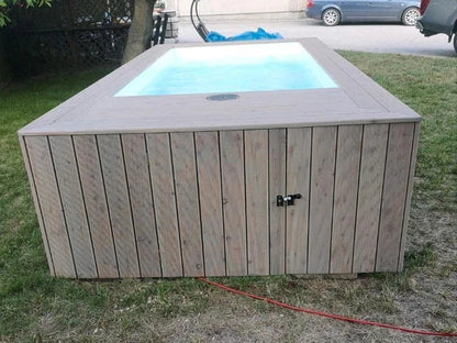 Containerpool mit Holzverkleidung – 5,00 × 2,20 m | 10 m³