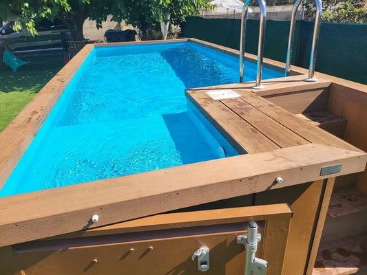 Premium-Containerpool 4,2 × 2,5 m – mit zwei Edelstahlleitern