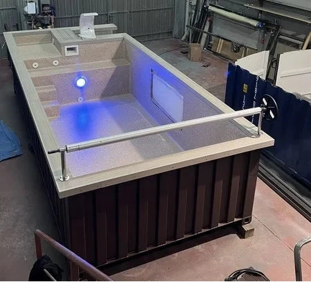 20-Fuß-Containerpool mit Zedernholzterrasse und Wärmepumpe