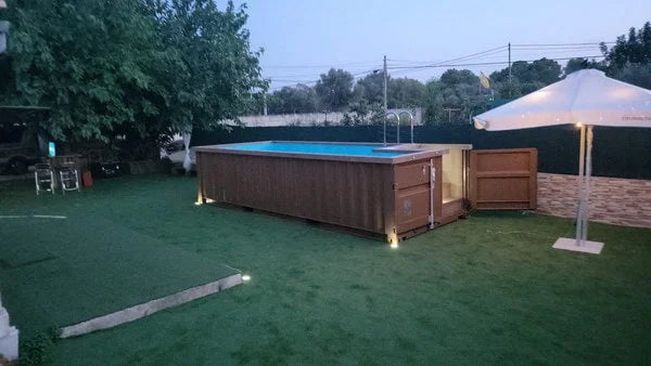 Premium-Containerpool 4,2 × 2,5 m – mit zwei Edelstahlleitern