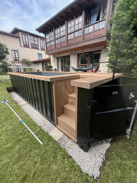 Rostande Containerpool 6,2 × 2,5 m – komplett ausgestatteter Pool mit Wärmepumpe