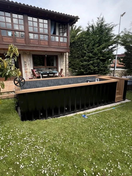 Rostande Containerpool 6,2 × 2,5 m – komplett ausgestatteter Pool mit Wärmepumpe