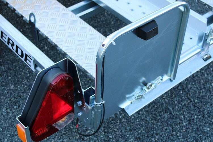 ERDE Motorradanhänger – kippbar mit integrierter Auffahrrampe – 750 kg