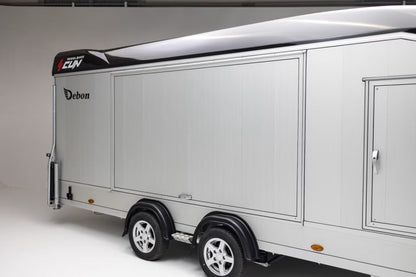 Debon Roadster 2000 geschlossener Autotransporter – 3.500 kg – Pullman-2-Fahrwerk
