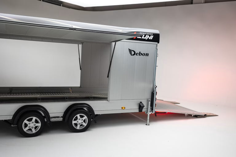 Debon Roadster 2000 geschlossener Autotransporter – 3.500 kg – Pullman-2-Fahrwerk