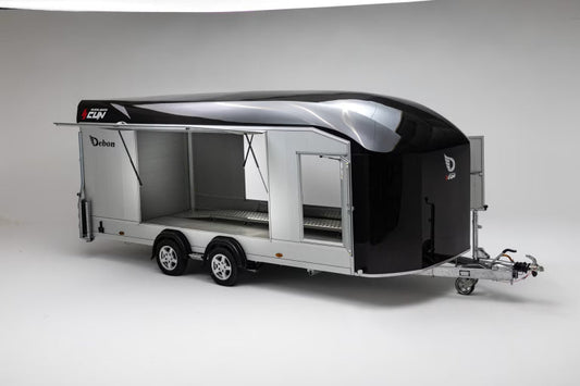 Debon Roadster 2000 geschlossener Autotransporter – 3.500 kg – Pullman-2-Fahrwerk