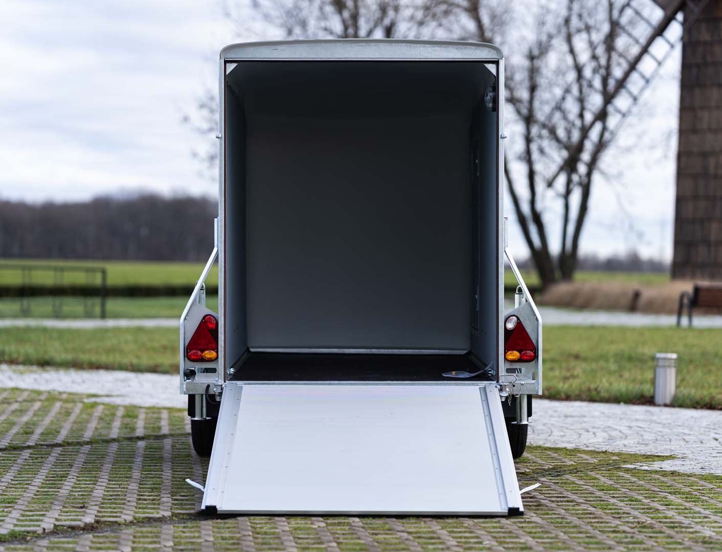 Debon Roadster 255 Kofferanhänger