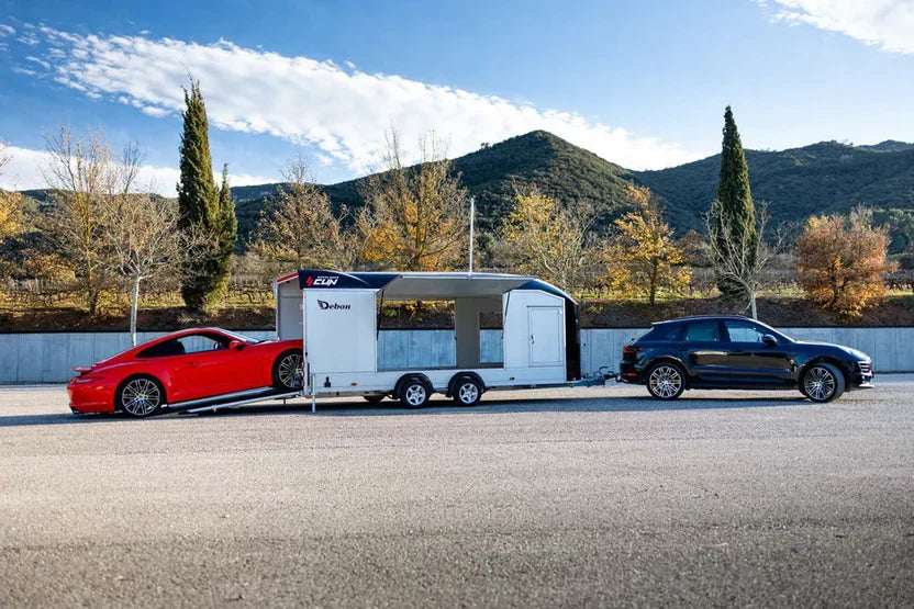 Debon Roadster 2000 geschlossener Autotransporter – 3.500 kg – Pullman-2-Fahrwerk