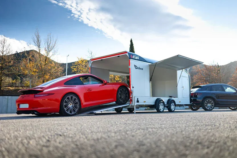 Debon Roadster 2000 geschlossener Autotransporter – 3.500 kg – Pullman-2-Fahrwerk