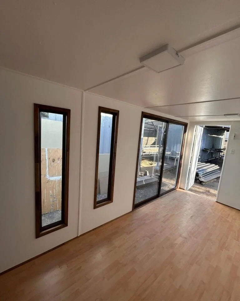 Bürocontainer aus Seecontainer 6 × 3 Meter – 18 m²