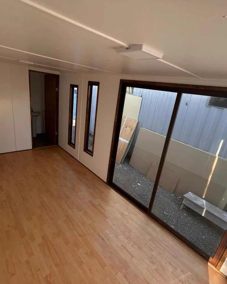 Bürocontainer aus Seecontainer 6 × 3 Meter – 18 m²